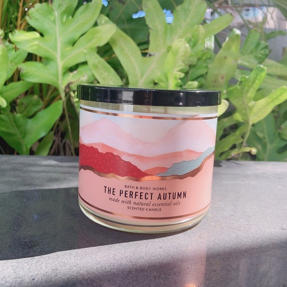 The perfect autumn candle set from Bath and Body Works - Picture 2 of 6